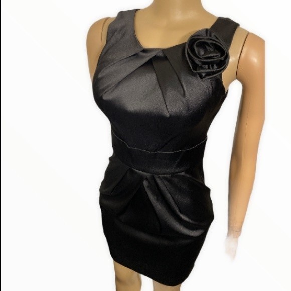 B.Wear Dress Satin stealth black pleated rose detail size 3 - Picture 4 of 13